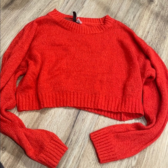 Sweater - Picture 1 of 2